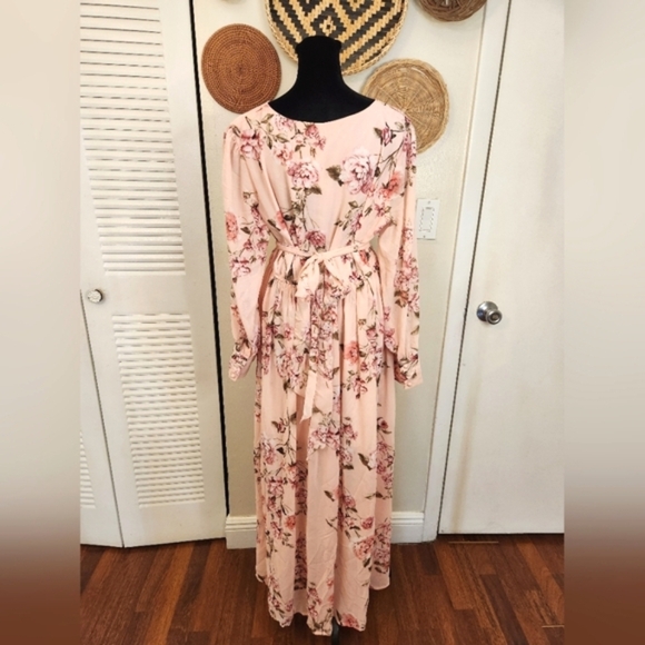LAST ONE! Pink Floral V Neck Maxi Dress With Long Sleeves - Picture 9 of 10